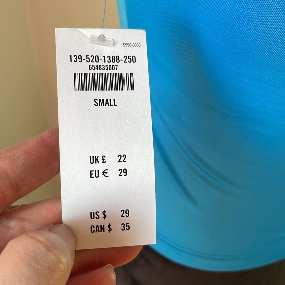 Abercrombie & Fitch small cropped top - Picture 6 of 6